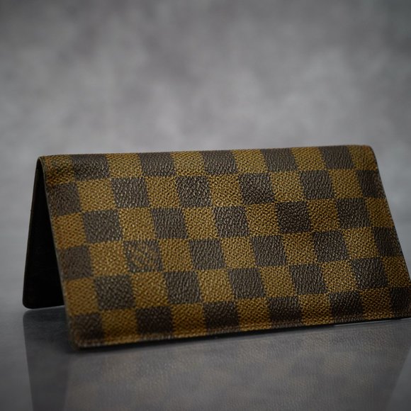 Louis Vuitton Damier Wallet - Picture 6 of 9